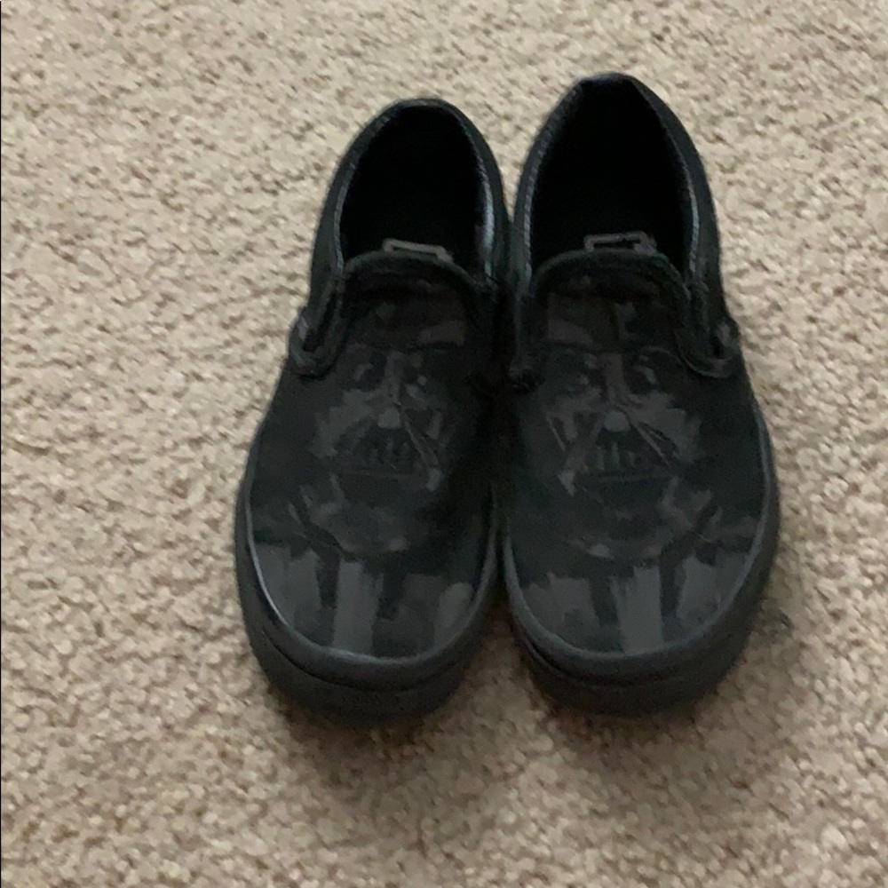 Vans KIDS size Youth 12.5 Star Wars Darth Vader